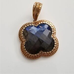 Clover statement Labradorite pendant